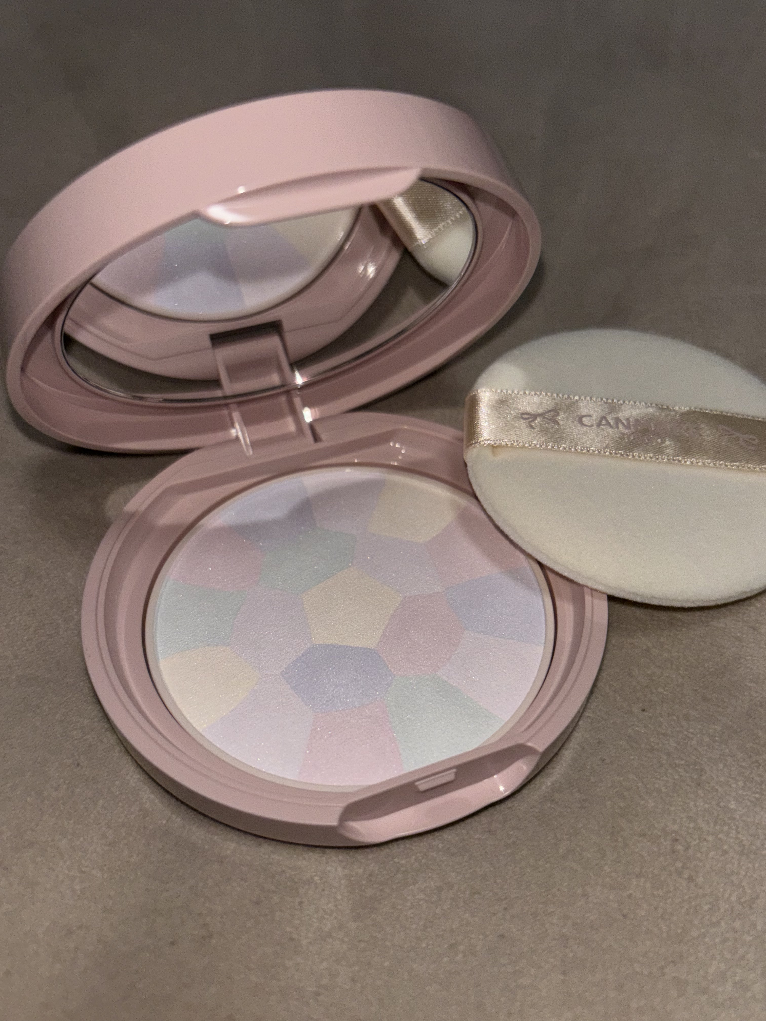 マシュマロフィニッシュパウダー　～Abloom～/キャンメイク/プレストパウダーを使ったクチコミ（1枚目）