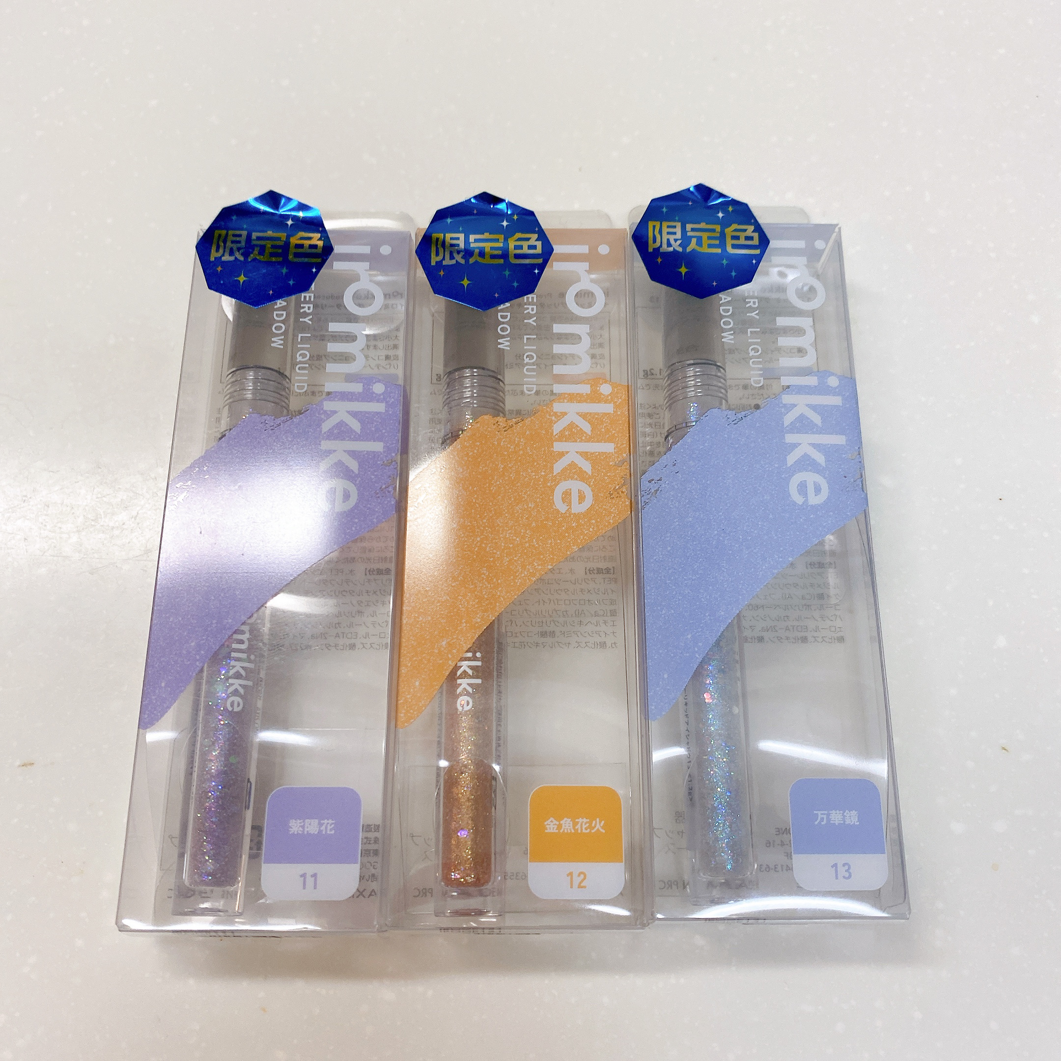 イロミッケ グリッターリキッドアイシャドウ 01 シャンパーニュスパークル(Champagne Sparkle)/iromikke/グリッターを使ったクチコミ（3枚目）