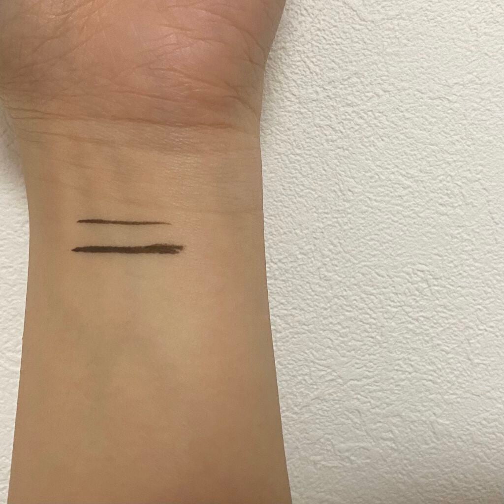 「密着アイライナー」ショート筆リキッド/デジャヴュ/リキッドアイライナーを使ったクチコミ(2枚目)