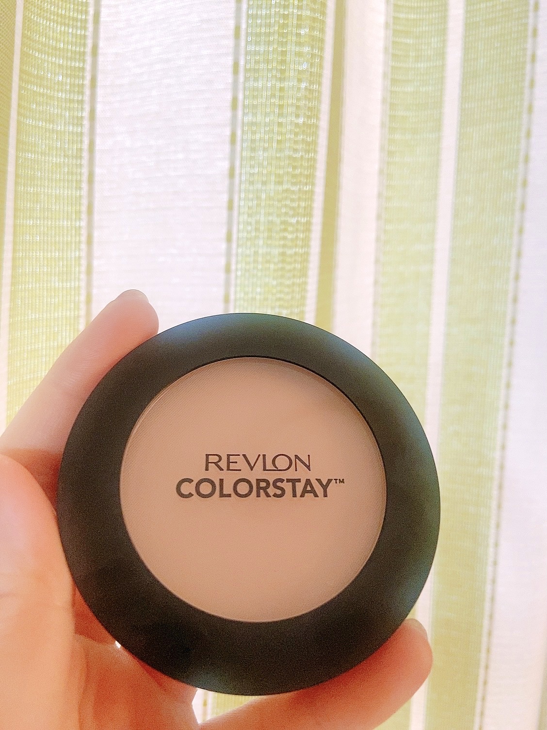 カラーステイ プレスト パウダー N 830 ライト/ミディアム/REVLON/プレストパウダーを使ったクチコミ（1枚目）
