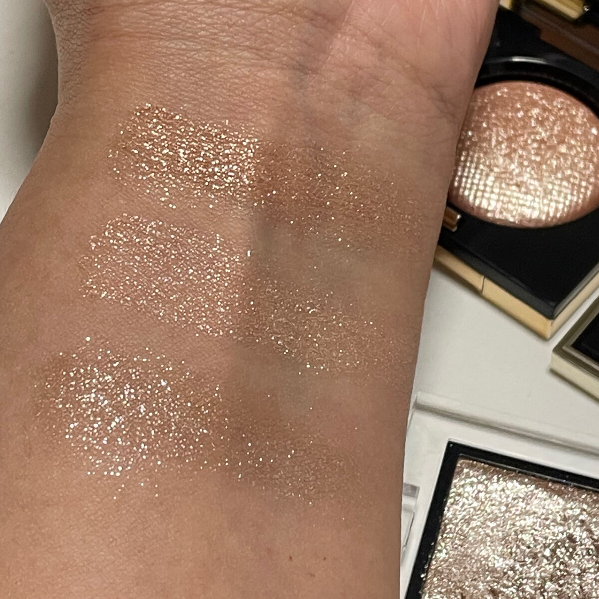 リュクスアイシャドウ/BOBBI BROWN/単色アイシャドウを使ったクチコミ（3枚目）