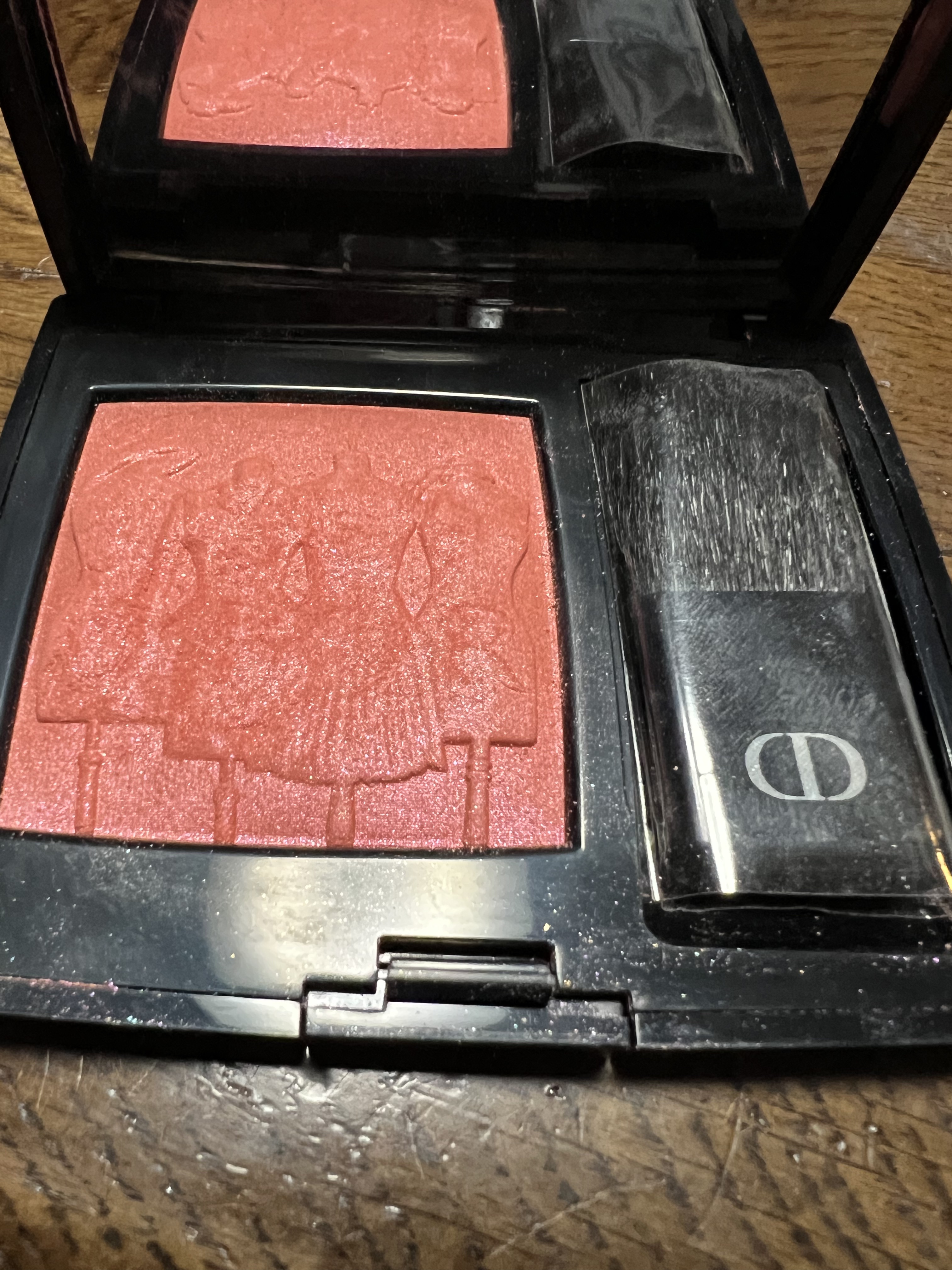 【旧】ディオールスキン ルージュ ブラッシュ 365 トーキョー シック/Dior/パウダーチークを使ったクチコミ（2枚目）