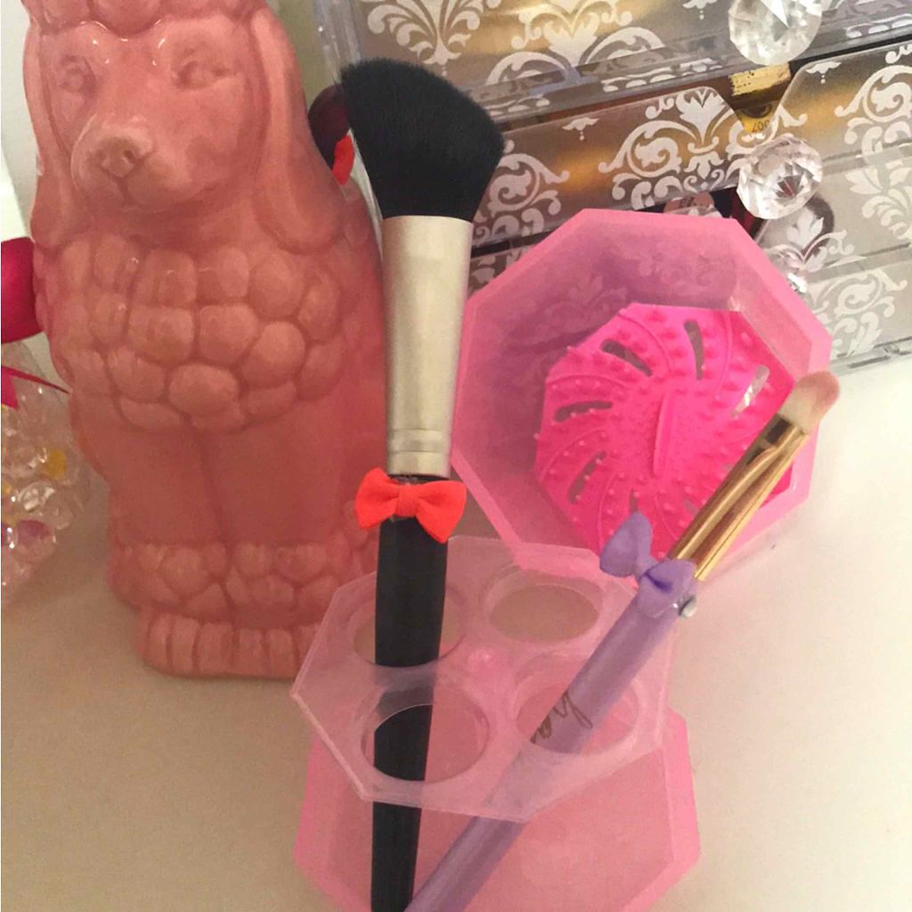 メイクブラシクリーナー/DAISO/その他化粧小物を使ったクチコミ（2枚目）