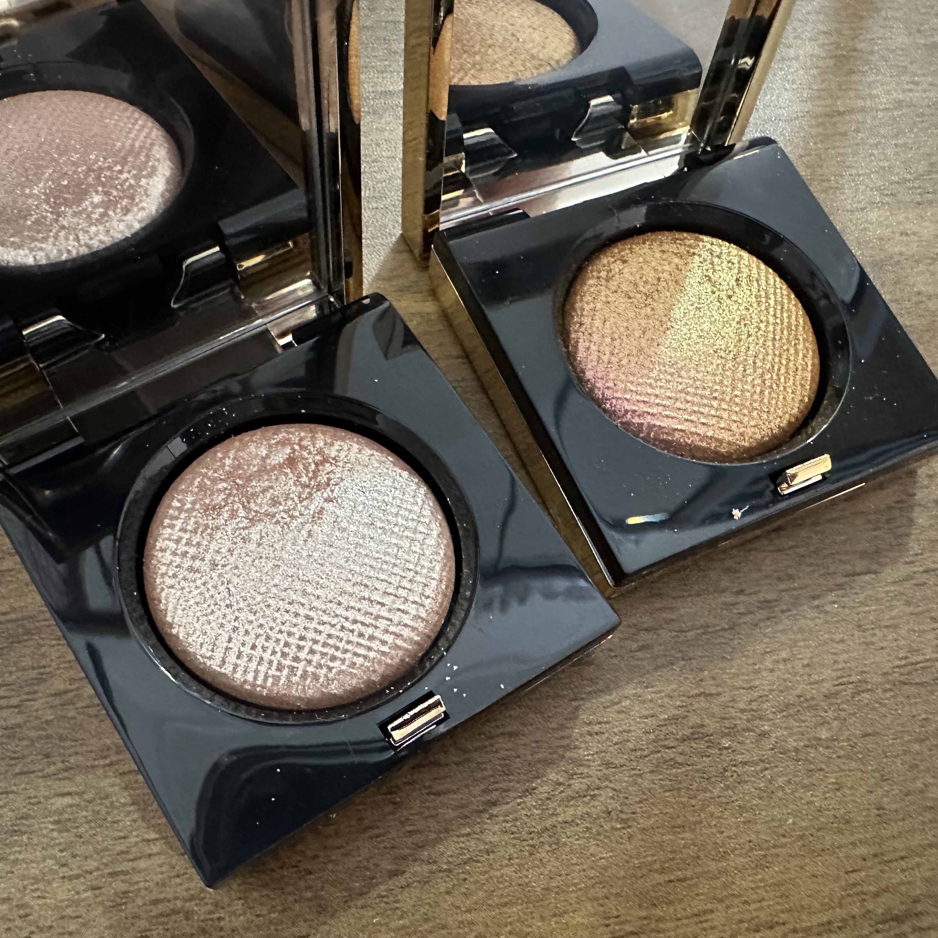 リュクスアイシャドウ インカンデスント（パワーパフ ガールズ コレクション限定パッケージ）/BOBBI BROWN/単色アイシャドウを使ったクチコミ（1枚目）