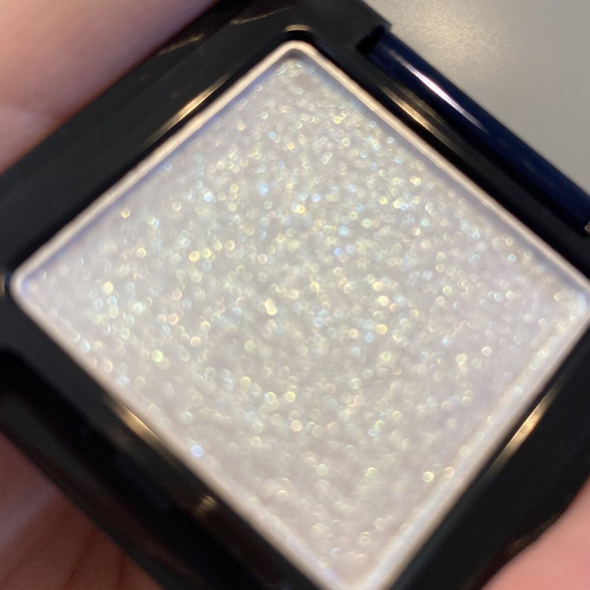 ラズル アイカラー/エレガンス ラズル /単色アイシャドウを使ったクチコミ（2枚目）