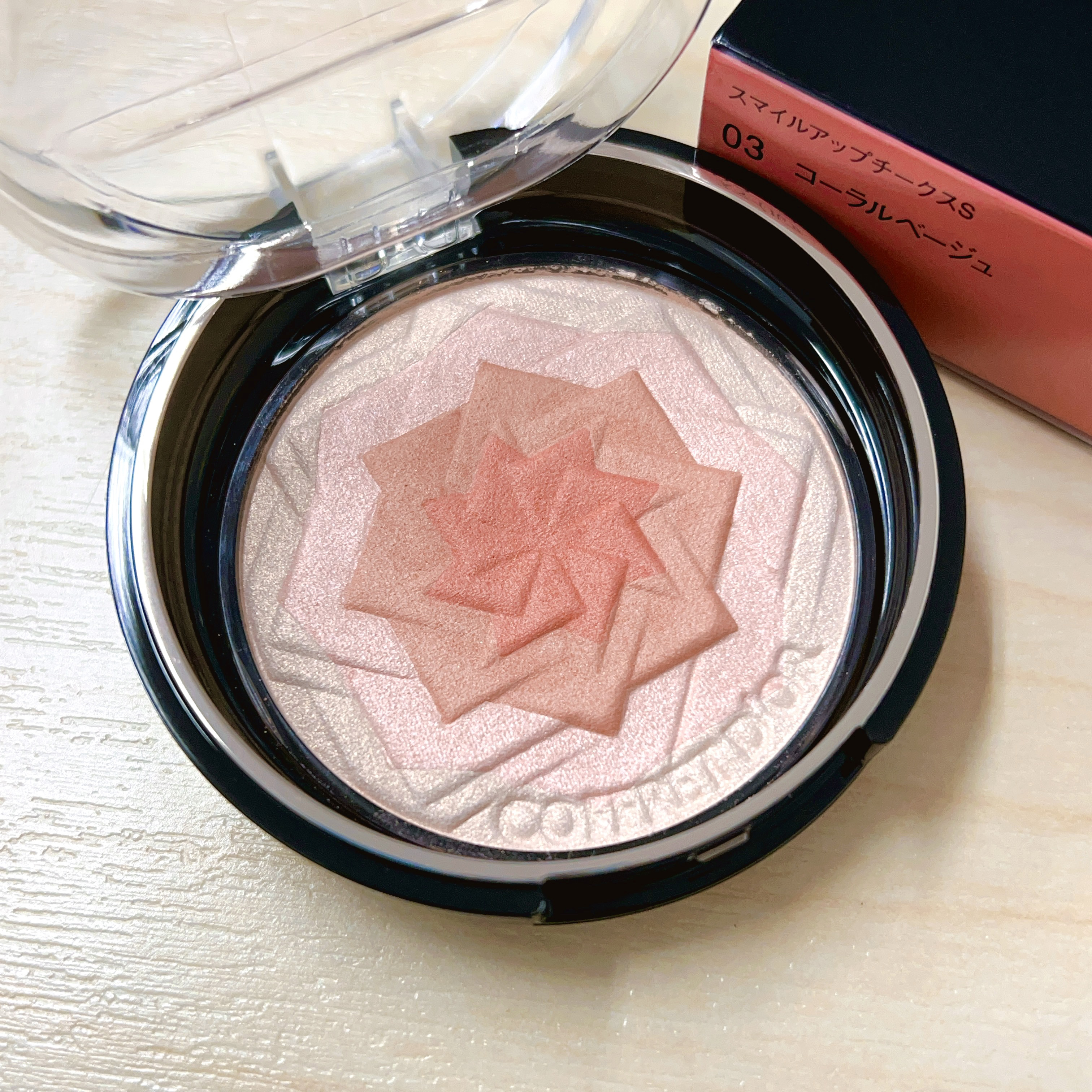 スマイルアップチークスＳ 03 コーラルベージュ/コフレドール/パウダーチークを使ったクチコミ（3枚目）