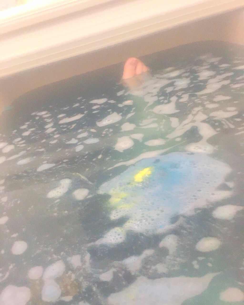 ザ ワールズ スモーレスト ディスコ バスボム/ラッシュ/入浴剤を使ったクチコミ(2枚目)