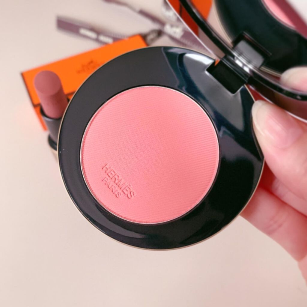 ローズ・エルメス ファー ア ジュ プードル ソワユーズ/エルメス/パウダーチークを使ったクチコミ(4枚目)