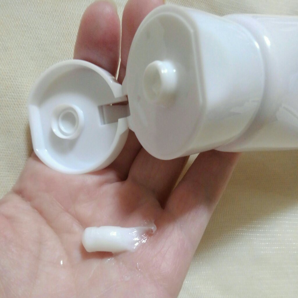 ドレススノー フェイシャルウォッシュ/アテニア/洗顔フォームを使ったクチコミ（2枚目）