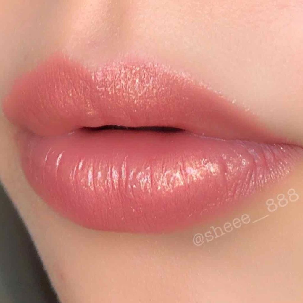 フルビニール リップラッカー/NARS/リップグロスを使ったクチコミ（2枚目）