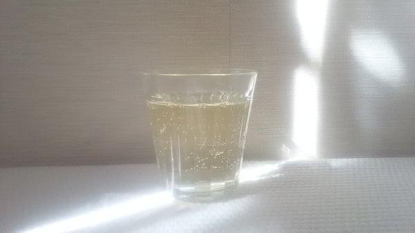 グラスに入った炭酸水