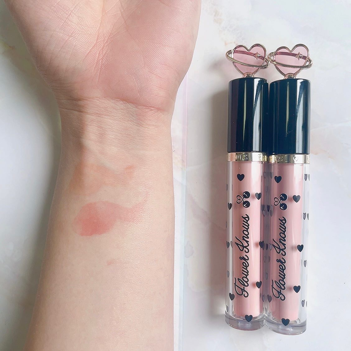 グリスニングウォータリングティント/FlowerKnows/リップティントを使ったクチコミ（2枚目）