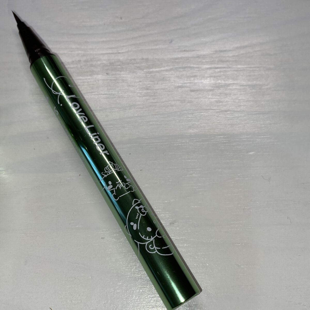 リキッドアイライナーR4 ダークブラウン（サンリオキャラクターズ限定デザイン）/ラブ・ライナー/リキッドアイライナーを使ったクチコミ（1枚目）