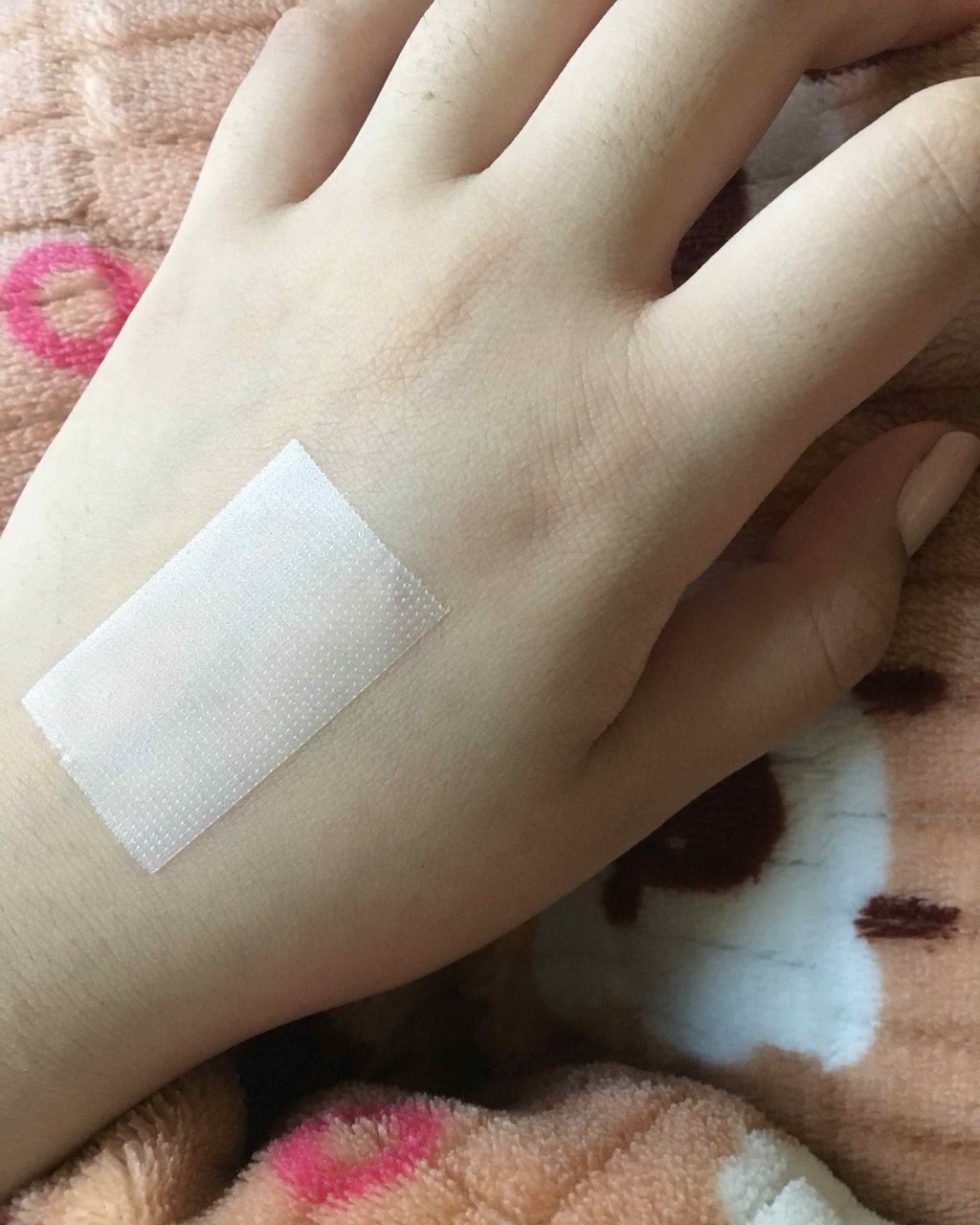 半透明で目立ちにくいサージカルテープ/DAISO/その他を使ったクチコミ(2枚目)