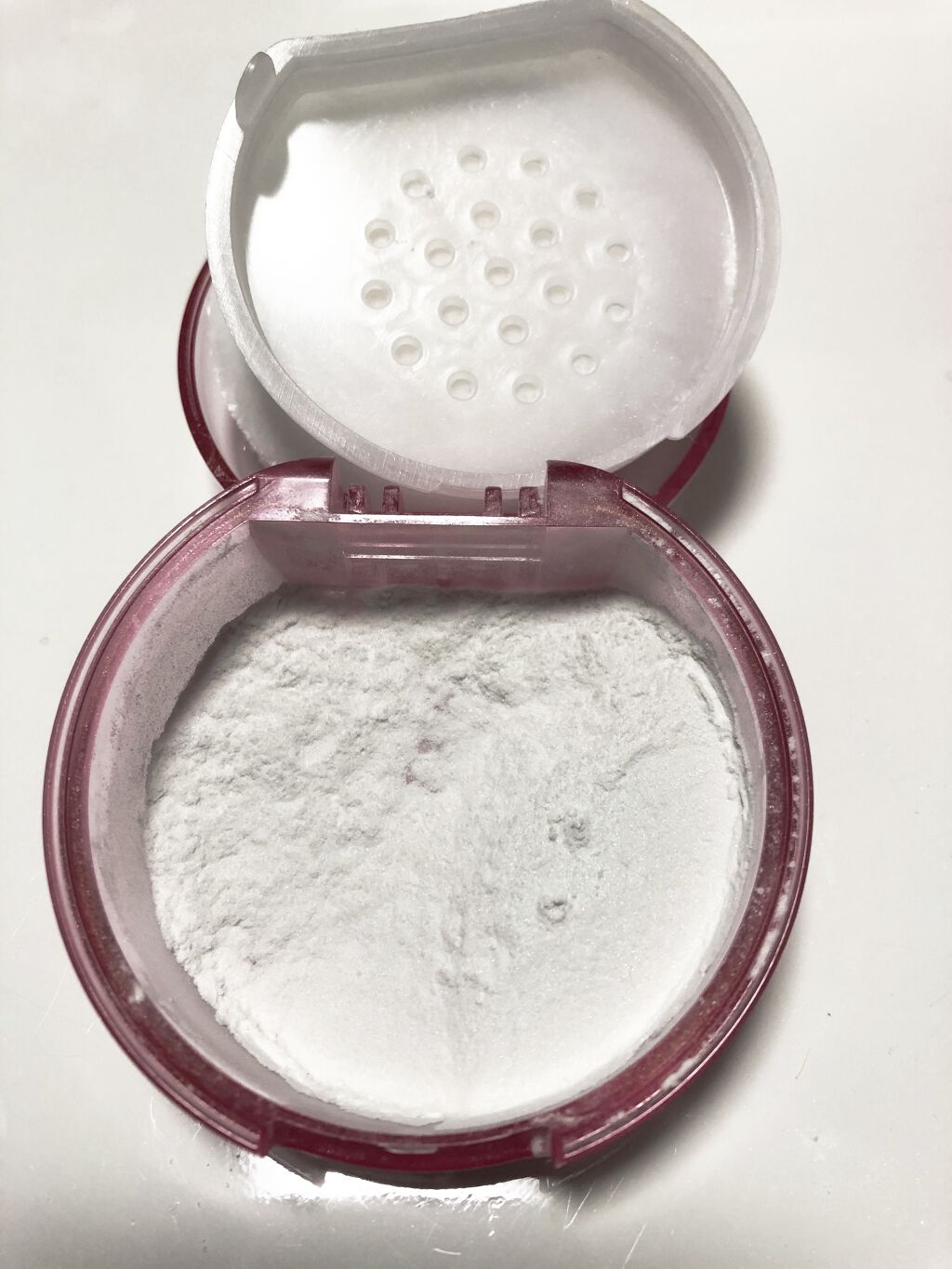 シャレナシルキーパウダー/三善/ルースパウダーを使ったクチコミ（2枚目）