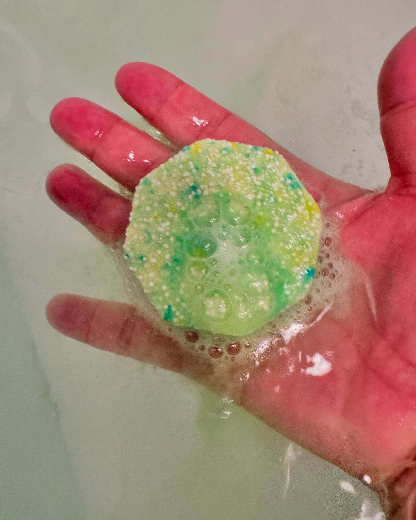 pikopiko on LIPS 「@moratame_net購入品最近、更年期でやたら顔汗💦ダラ..」(4枚目)