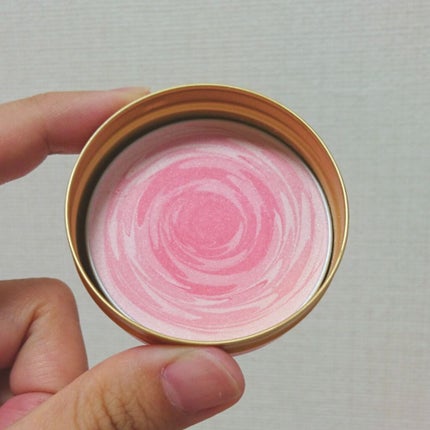 パフ・デ・チーク(フラワーハーモニー)/MAJOLICA MAJORCA/パウダーチークを使ったクチコミ(2枚目)