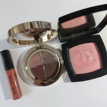 コンフェッティ クラッシュド リップ トリオ/BOBBI BROWN/メイクアップキットを使ったクチコミ（1枚目）