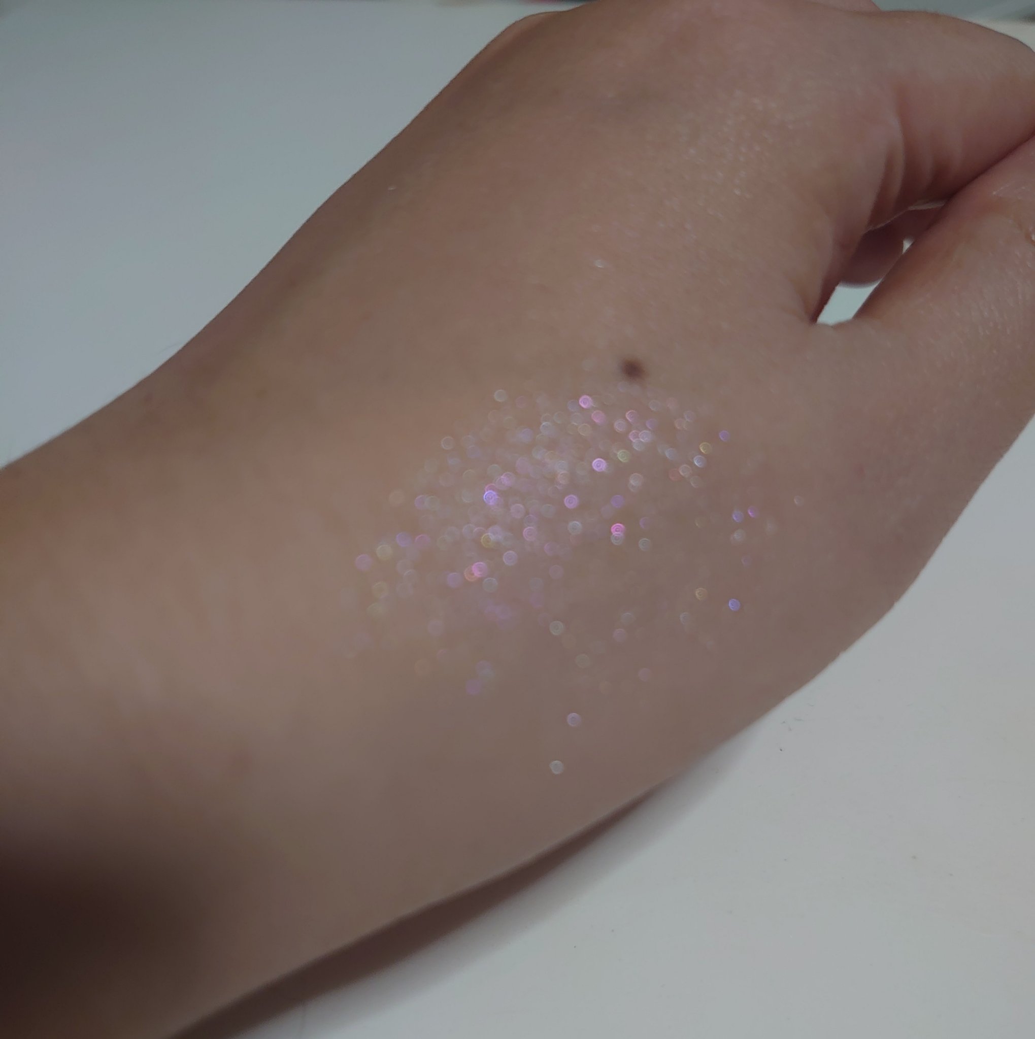 スターダストダイヤモンドハイライトパウダー N08 ネビュラパープル(日本限定色)/PERFECT DIARY/パウダーハイライトを使ったクチコミ（2枚目）