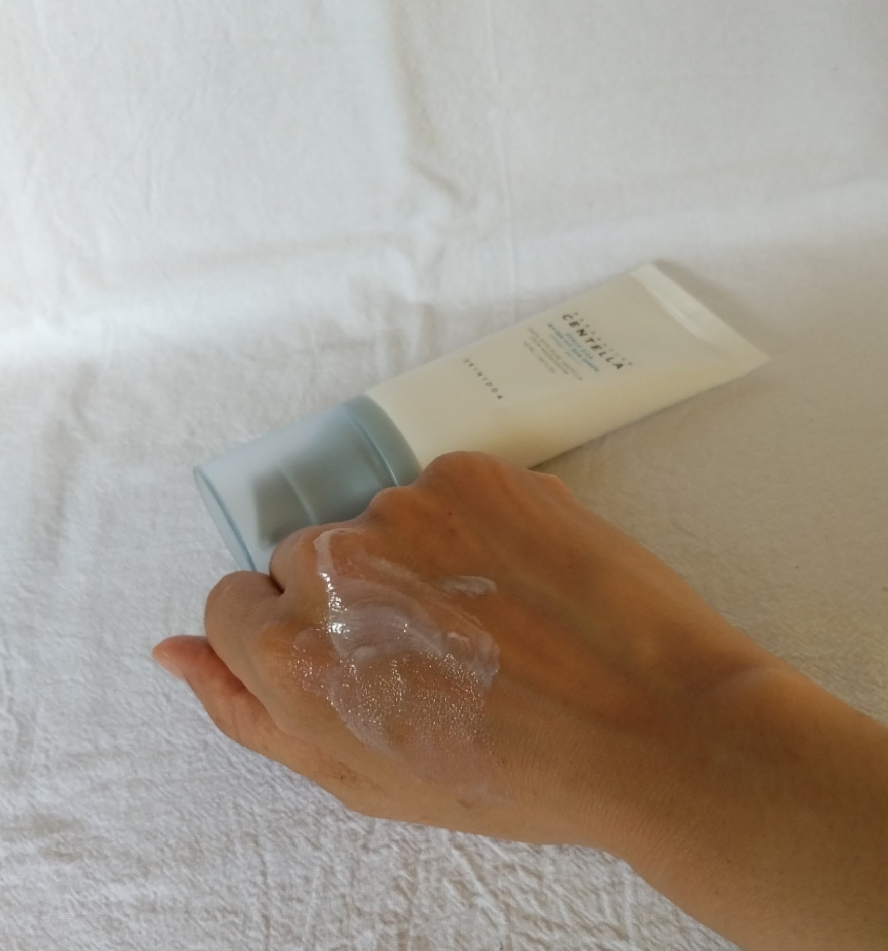 ヒアルーシカ ウォーターフィット サンセラム/SKIN1004/日焼け止めローションを使ったクチコミ（2枚目）