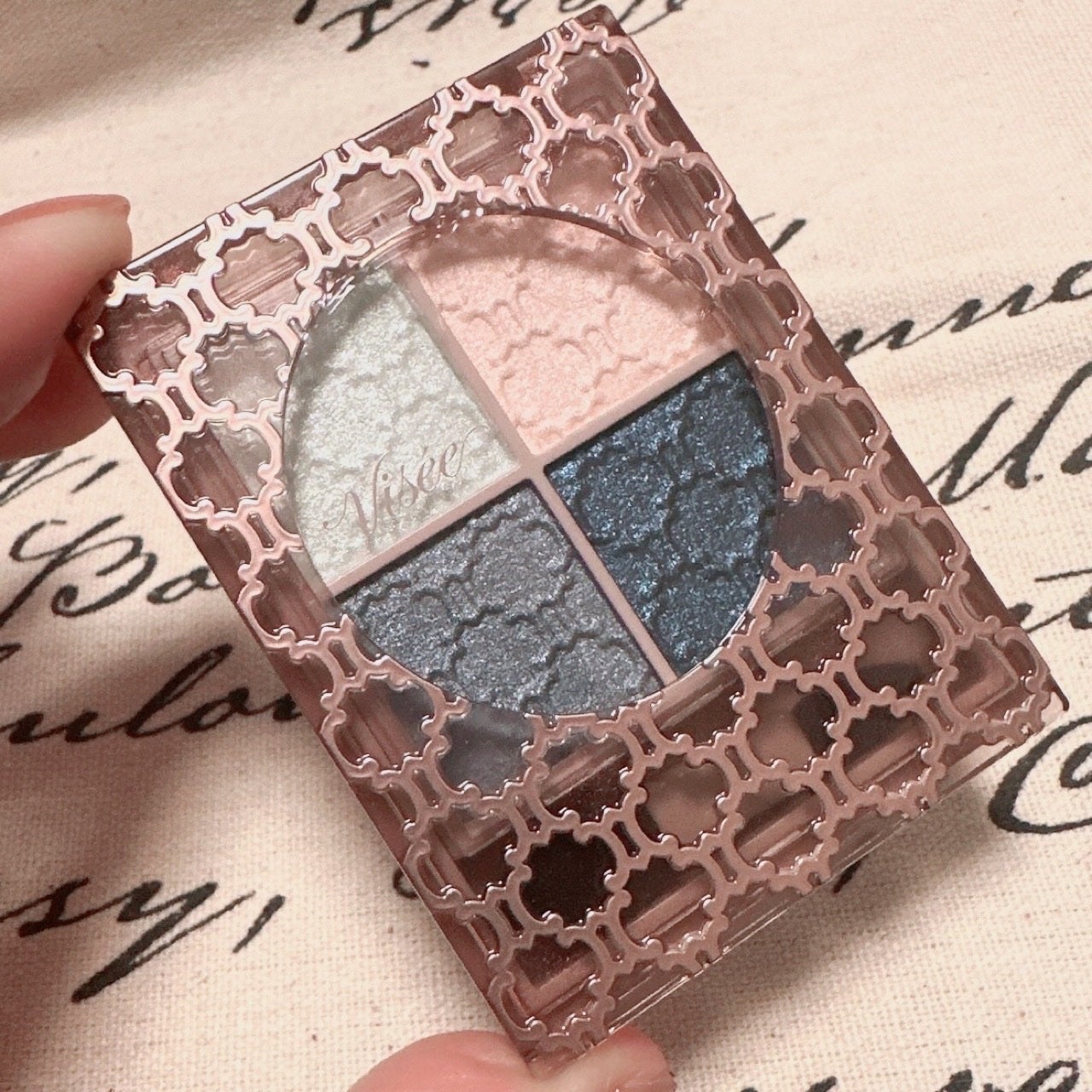 グロッシーリッチ アイズ N/Visée/アイシャドウパレットを使ったクチコミ(6枚目)