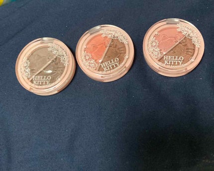 パウダーアイシャドウ ブルーミングキティ/DAISO/アイシャドウパレットを使ったクチコミ(1枚目)