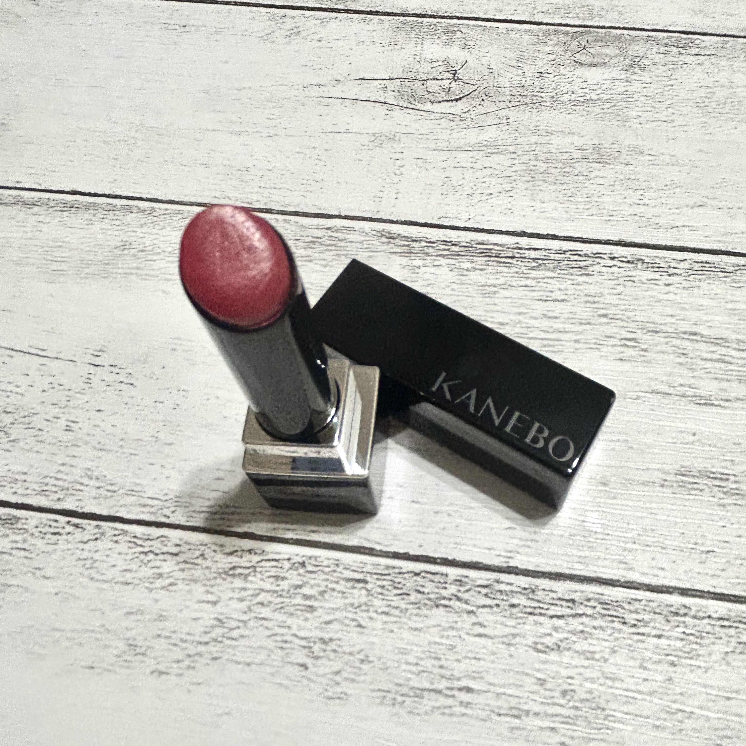 ルージュスターヴァイブラント/KANEBO/口紅を使ったクチコミ（2枚目）