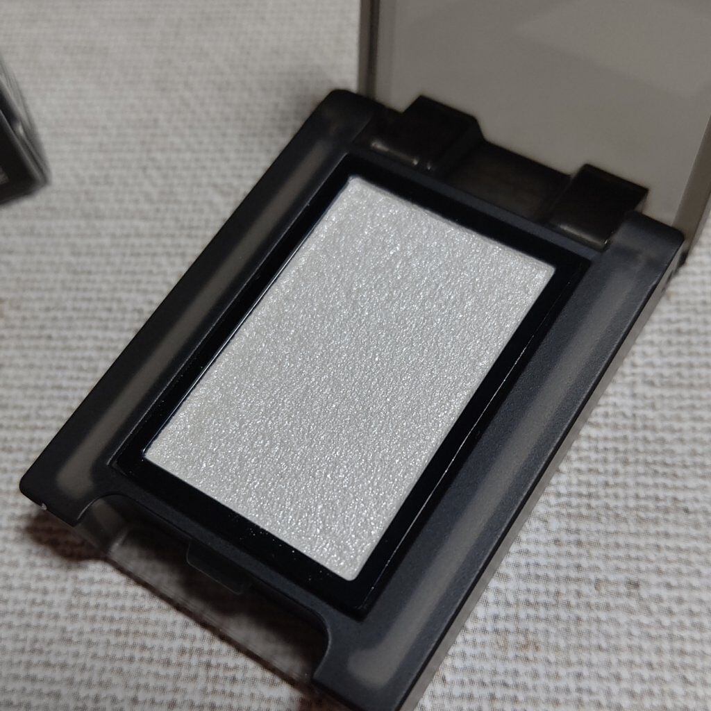 セルヴォーク ヴォランタリー アイズ/Celvoke/単色アイシャドウを使ったクチコミ(3枚目)