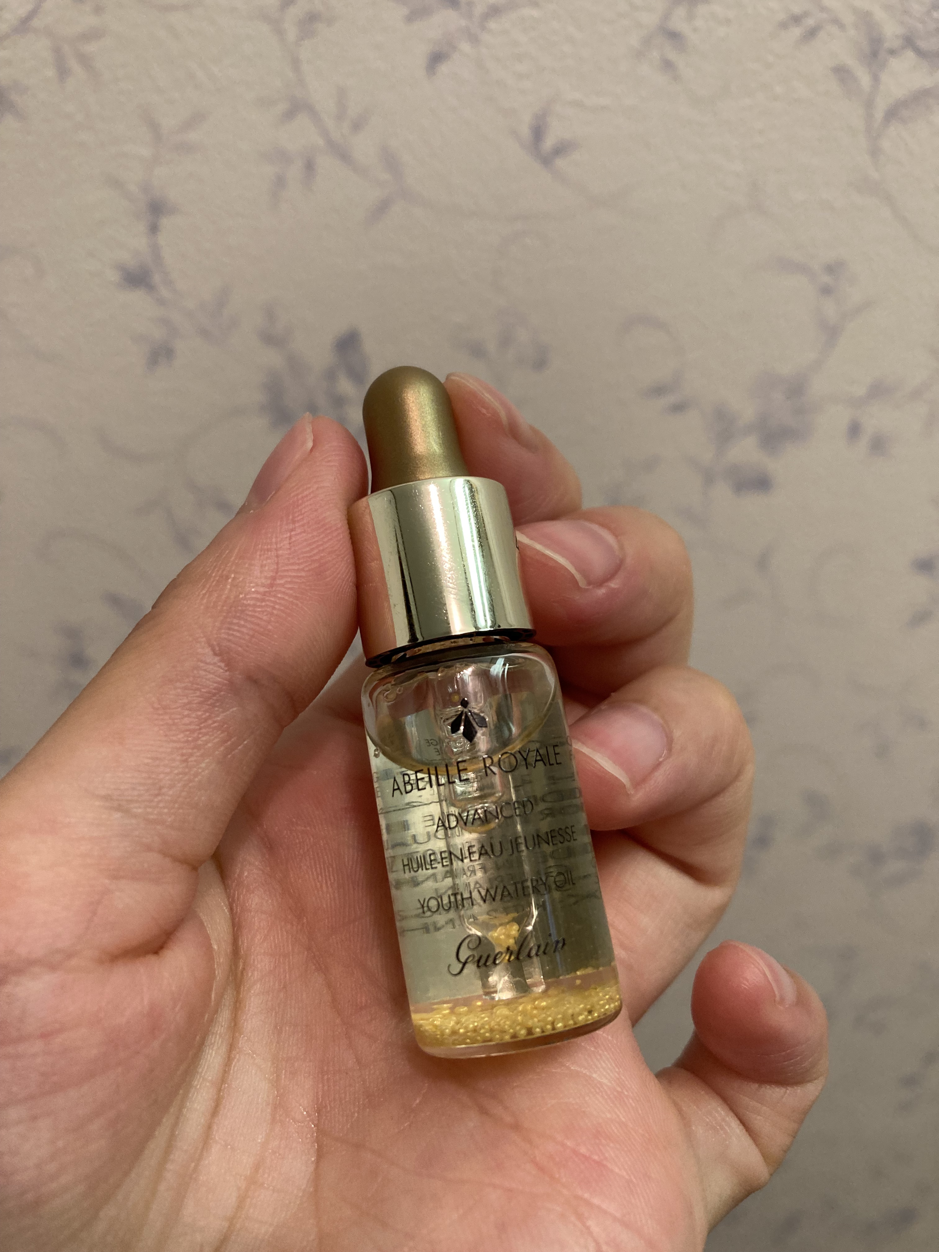 GUERLAIN
アベイユ ロイヤル アドバンスト ウォータリーオイル

お肌のハリ、ツヤ、増します！
毛穴にも効いた気がする、、？！
香りは上品でゴージャスな香り𓂃 𓈒𓏸❁﻿
テンション上がります！！！

 #秋の自分磨きレシピ 