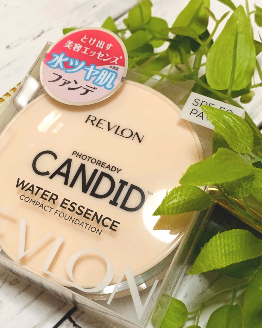 フォトレディ キャンディッド ウォーター エッセンス コンパクト ファンデーション/REVLON/クリーム・エマルジョンファンデーションを使ったクチコミ(1枚目)