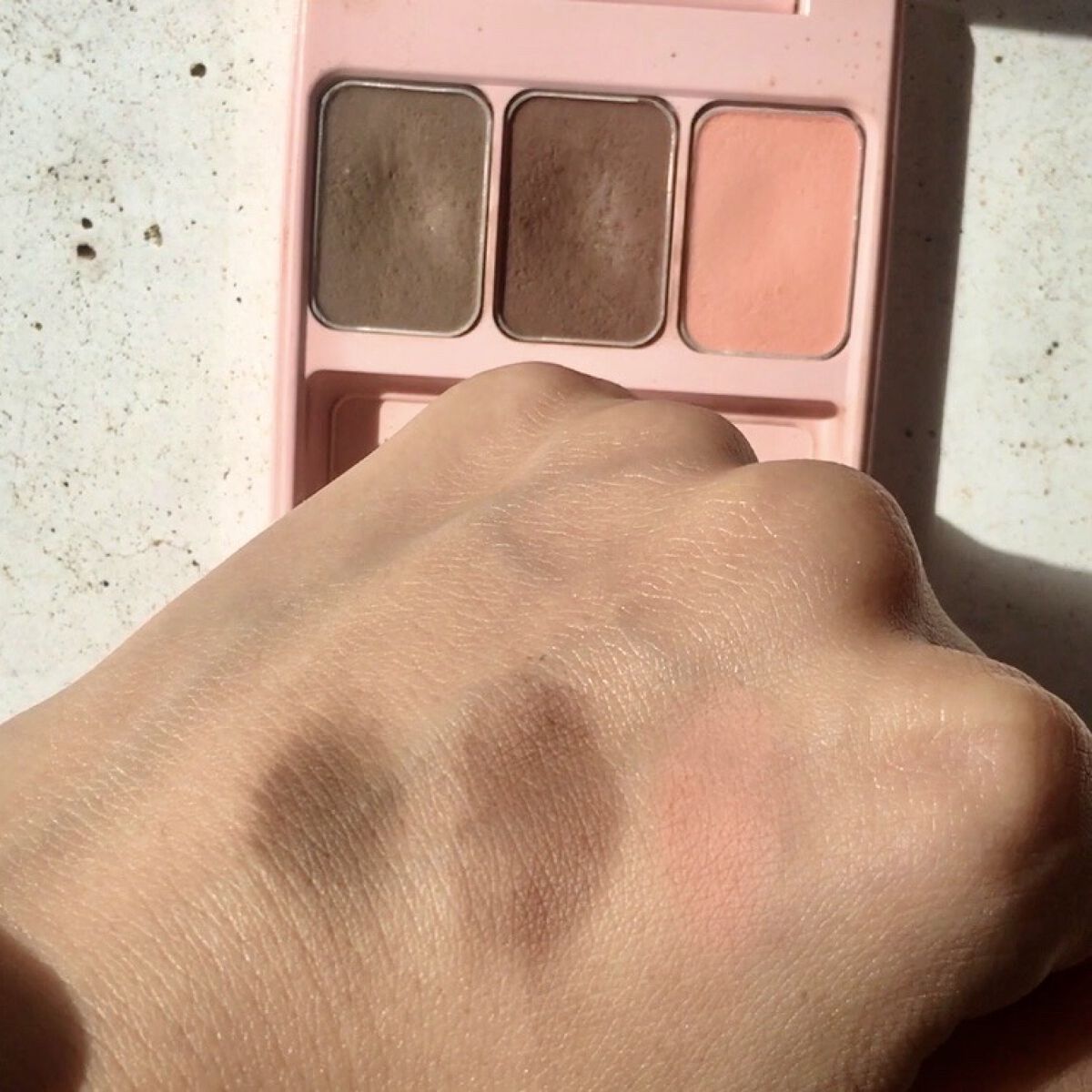  フーミー アイブロウパウダー + red brown/WHOMEE/パウダーアイブロウを使ったクチコミ（3枚目）