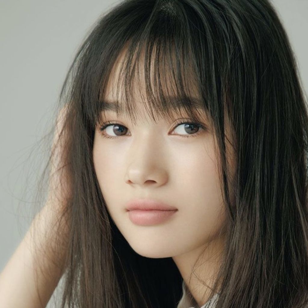 今注目のモデル・メドウズ舞良さんの愛用コスメが知りたい!のサムネイル