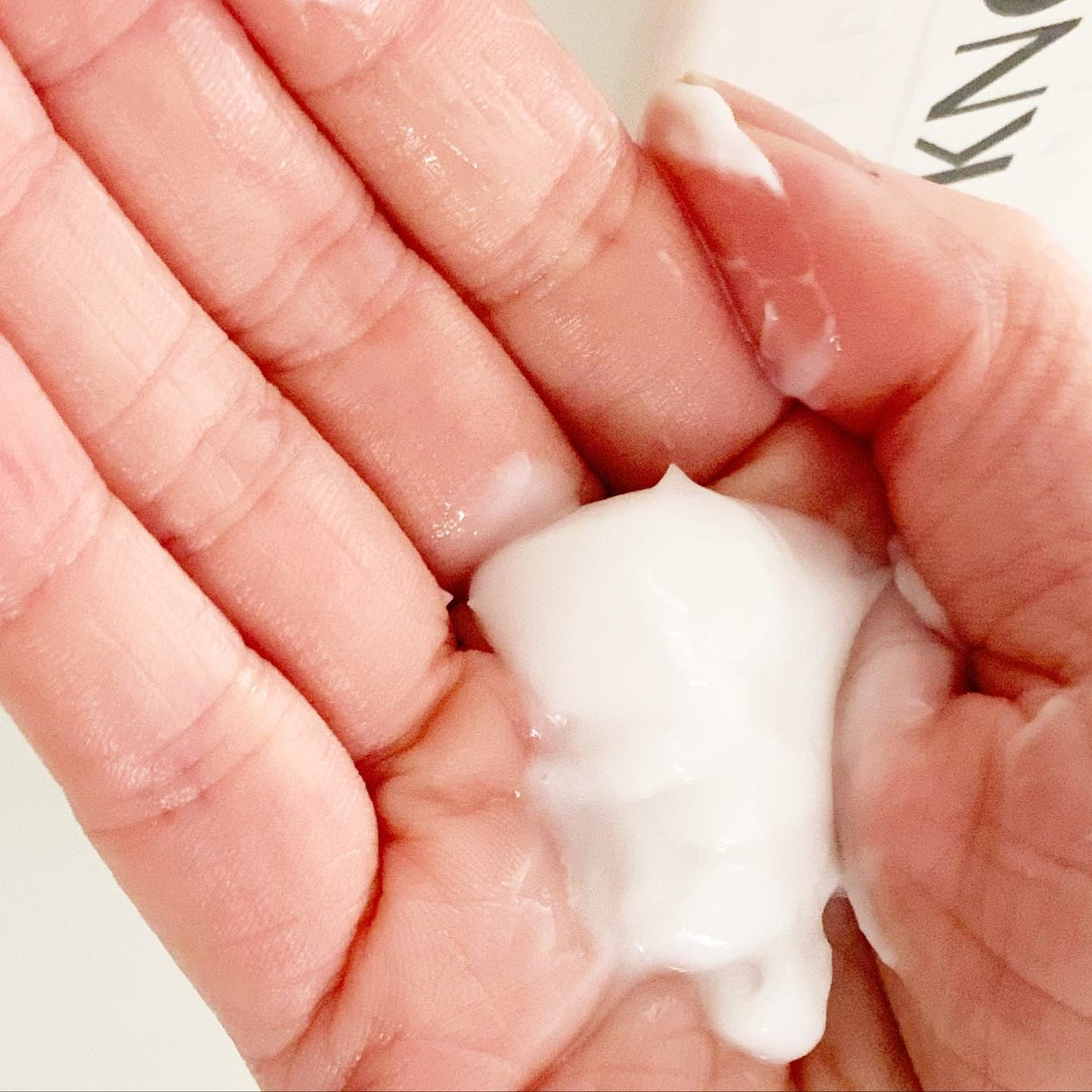 カラーコントロール シャンプー W/コンディショナー W/スティーブンノル ニューヨーク/市販シャンプーを使ったクチコミ(6枚目)