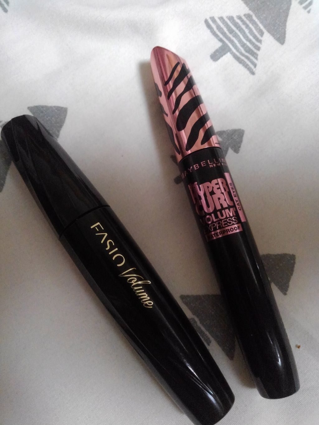 ボリューム エクスプレス ハイパーカール ウォータープルーフ N/MAYBELLINE NEW YORK/マスカラを使ったクチコミ(1枚目)