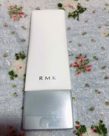 ❀メーカー
    RMK

❀商品名
    ロングラスティングUV 
    SPF45 PA++++

❀使い心地
これはRMKのファンデーションを買う際に下地も一緒に買った方がいいということで一