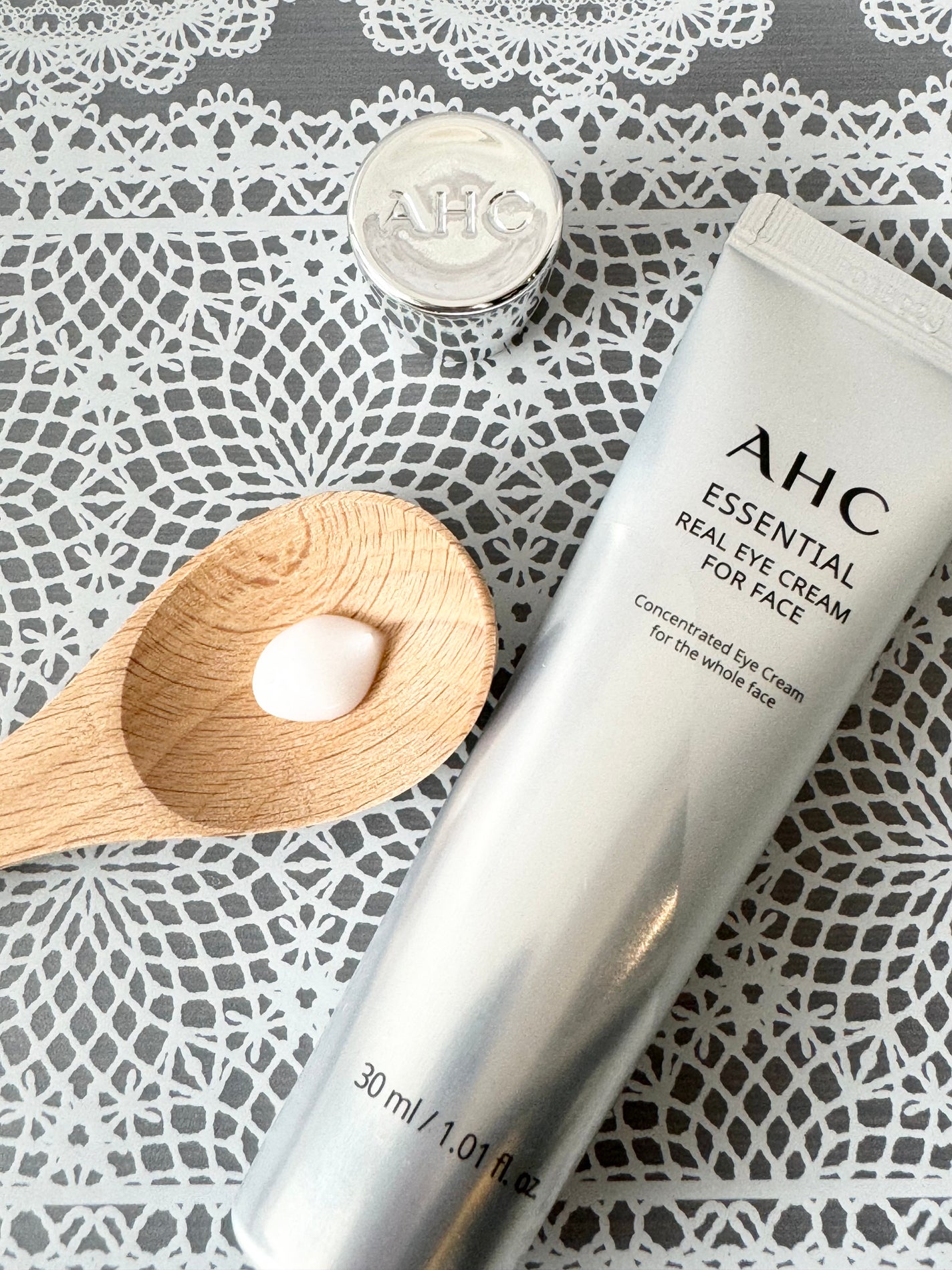 エッセンシャル リアル アイクリーム フォーフェイス/AHC/アイケア・アイクリームを使ったクチコミ(2枚目)