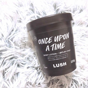 
LUSH/ONCE APON A TIME
【期間限定】のボディローション(>_<)♡

11月頃から身体の色んなところの皮が
向けてしまい、ニベア,ニュートロジーナ,
ジョンソン,クナイプ,ベビーオ