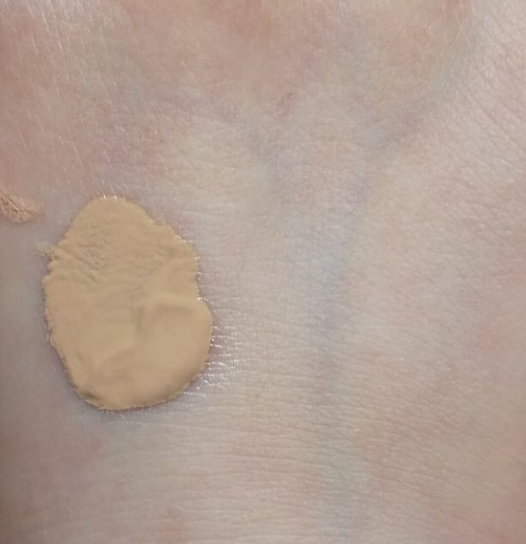 リアルカバーリキッド（ライトグロウ）/KATE/リキッドファンデーションを使ったクチコミ（2枚目）