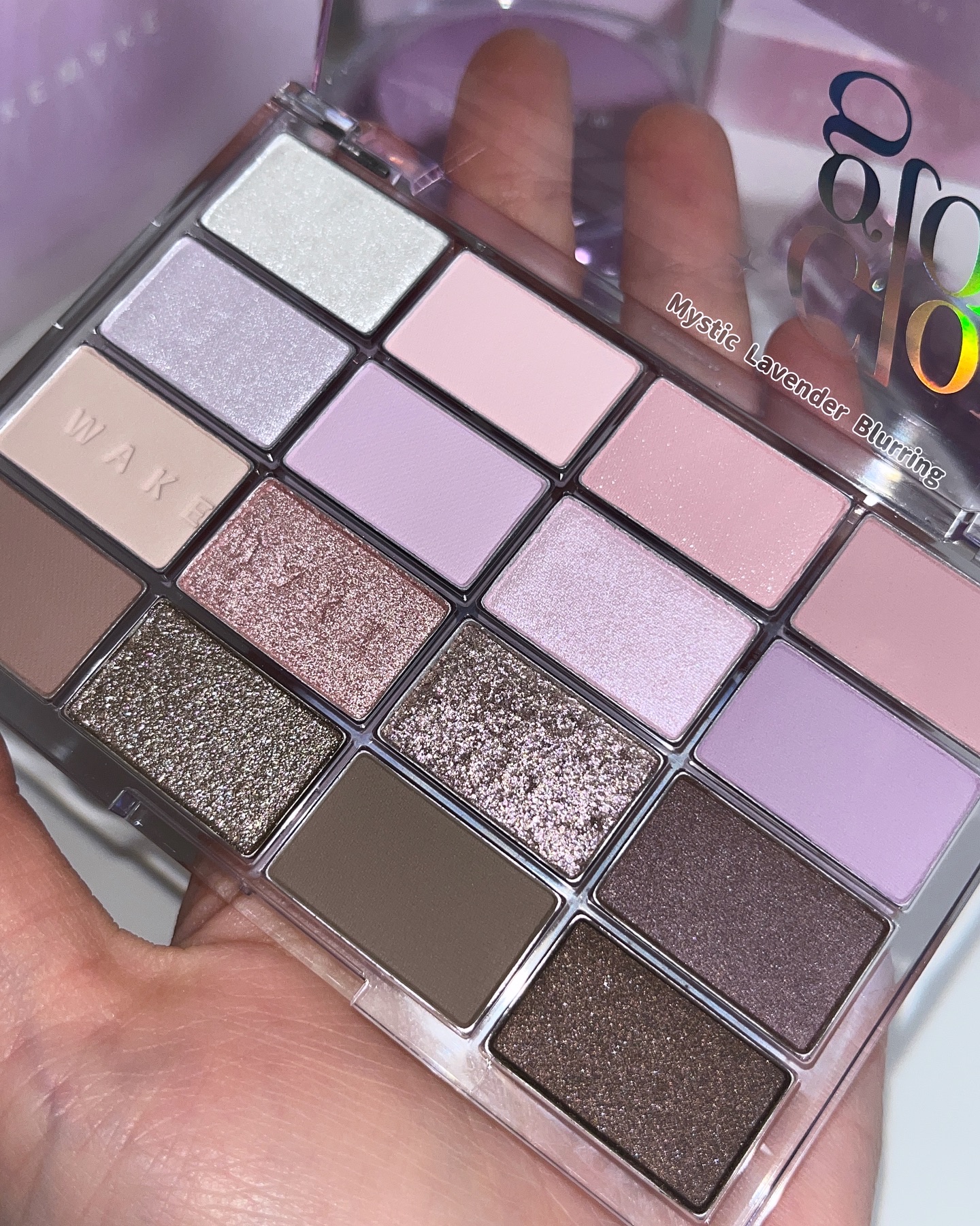 ソフトブラーリングアイパレット/wakemake/アイシャドウパレットを使ったクチコミ（3枚目）