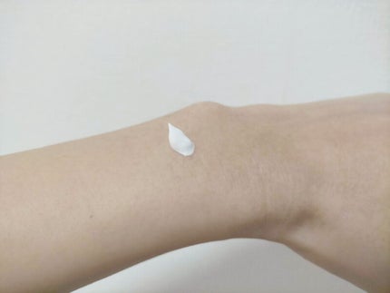 薬用ホワイトコンク ホワイトニングCC CII/ホワイトコンク/ボディクリームを使ったクチコミ(2枚目)