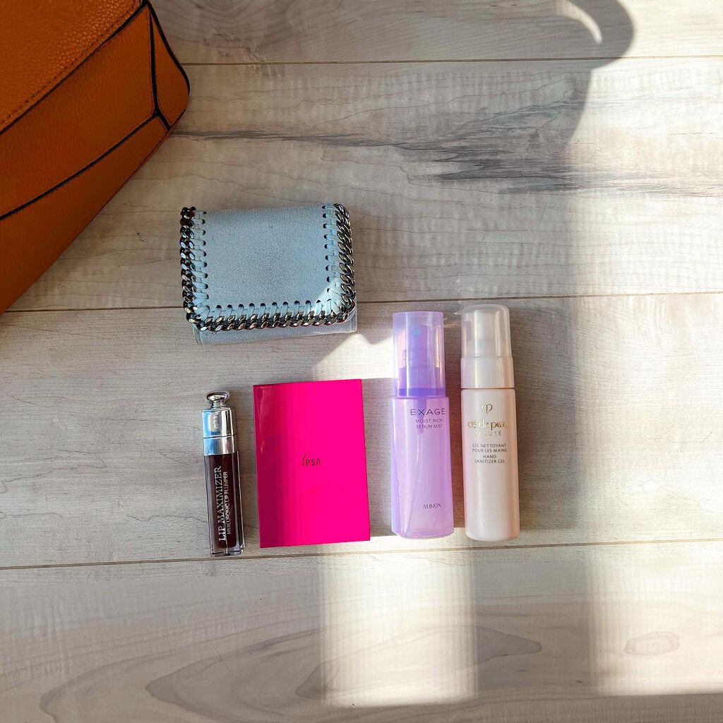 すだまい on LIPS 「バッグの中身に関してDMたくさん頂いたのでこちらにも♡..♡お..」(1枚目)