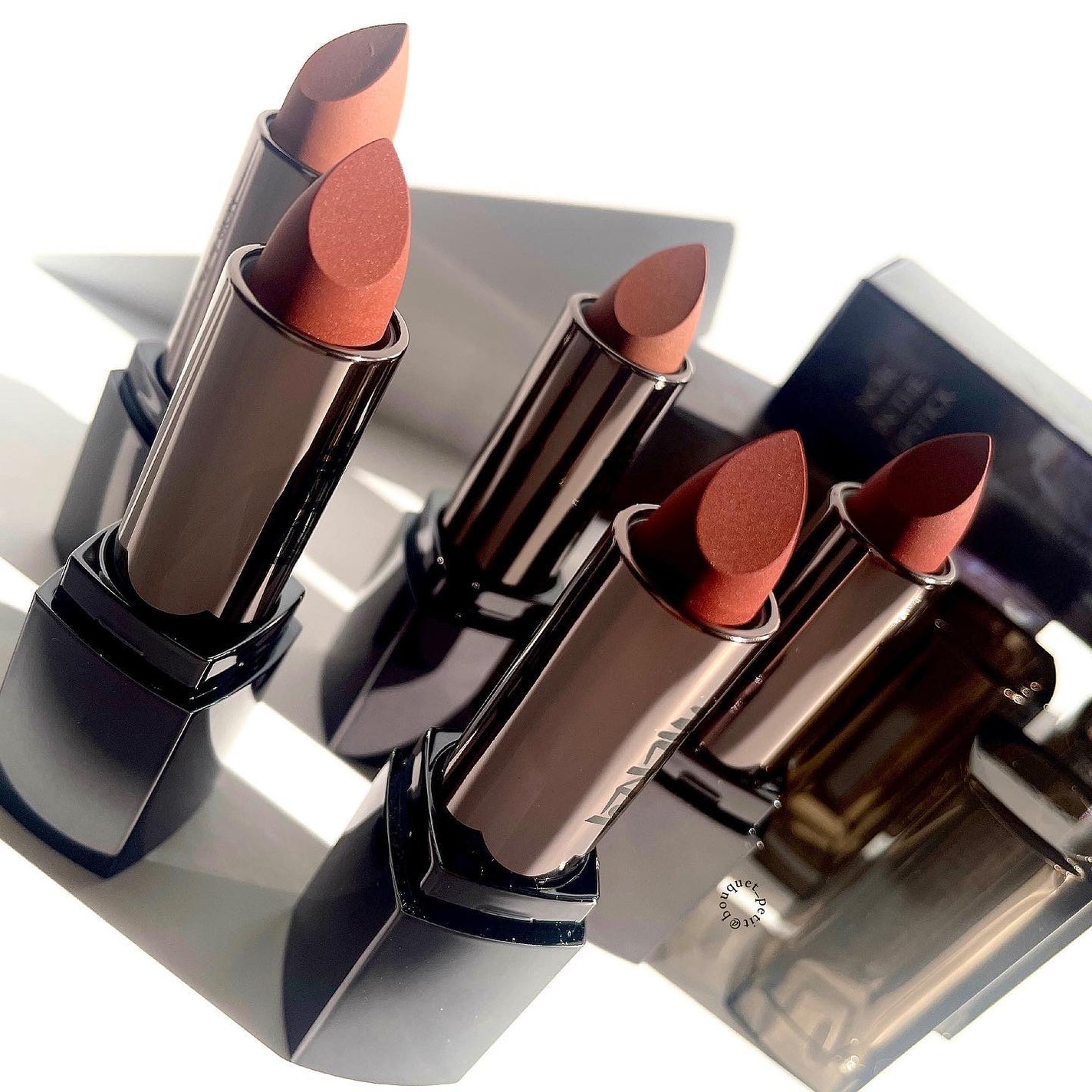 ノワール イン ザ リップスティック/MERZY/口紅を使ったクチコミ(2枚目)