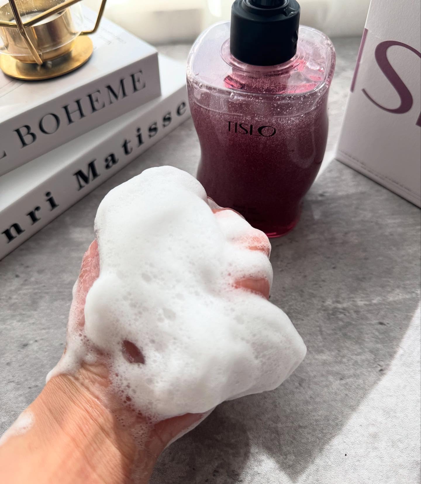 スクラブボディウォッシュ ピオニー&ピーチレインボー/TISLO/ボディソープを使ったクチコミ（3枚目）