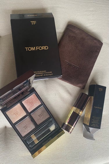 シェイド アンド イルミネイト ソフト ラディアンス ファンデーション SPF 50/TOM FORD BEAUTY/リキッドファンデーションを使ったクチコミ（2枚目）