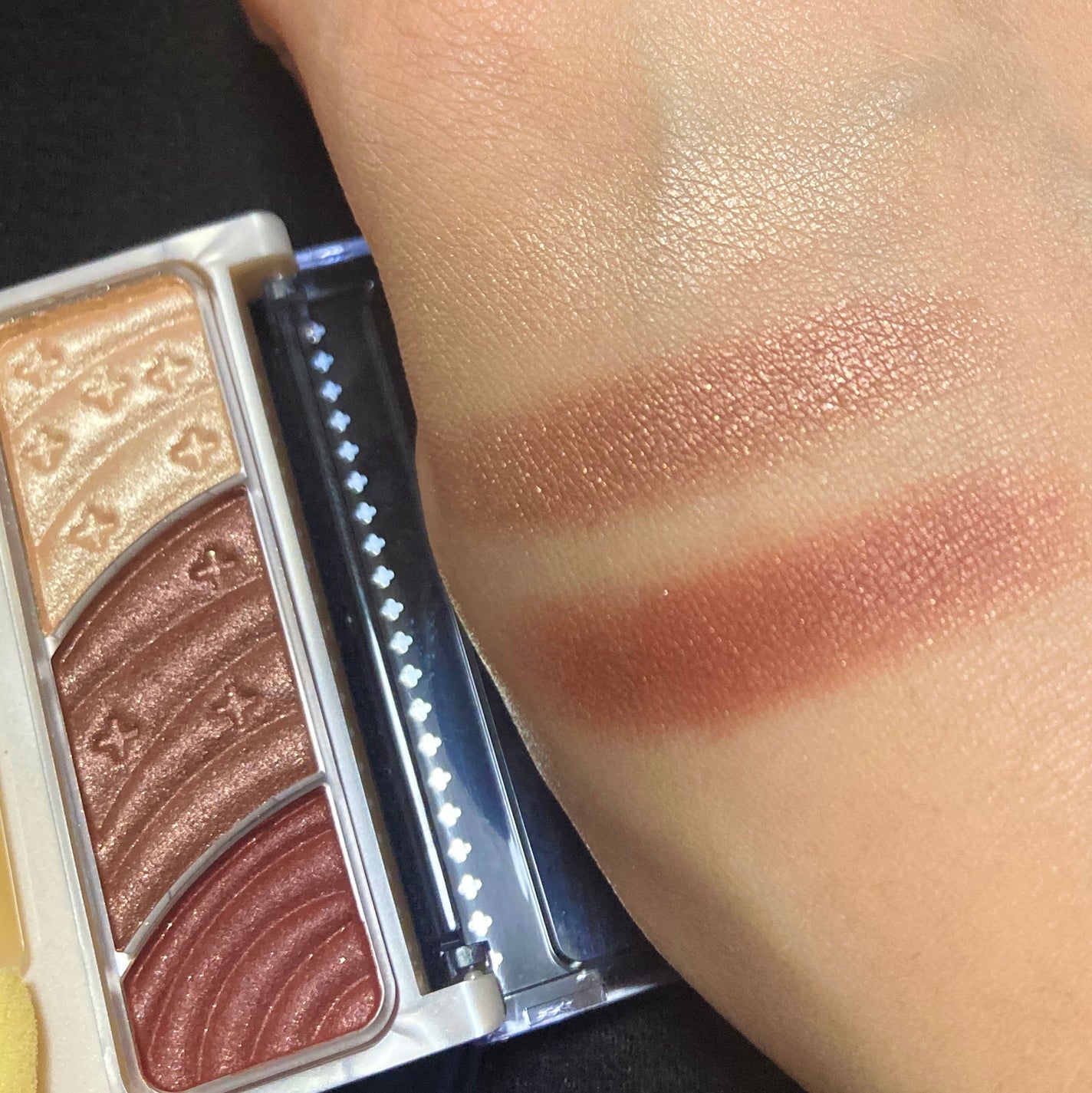 トーンアップアイシャドウ/CEZANNE/アイシャドウパレットを使ったクチコミ(3枚目)