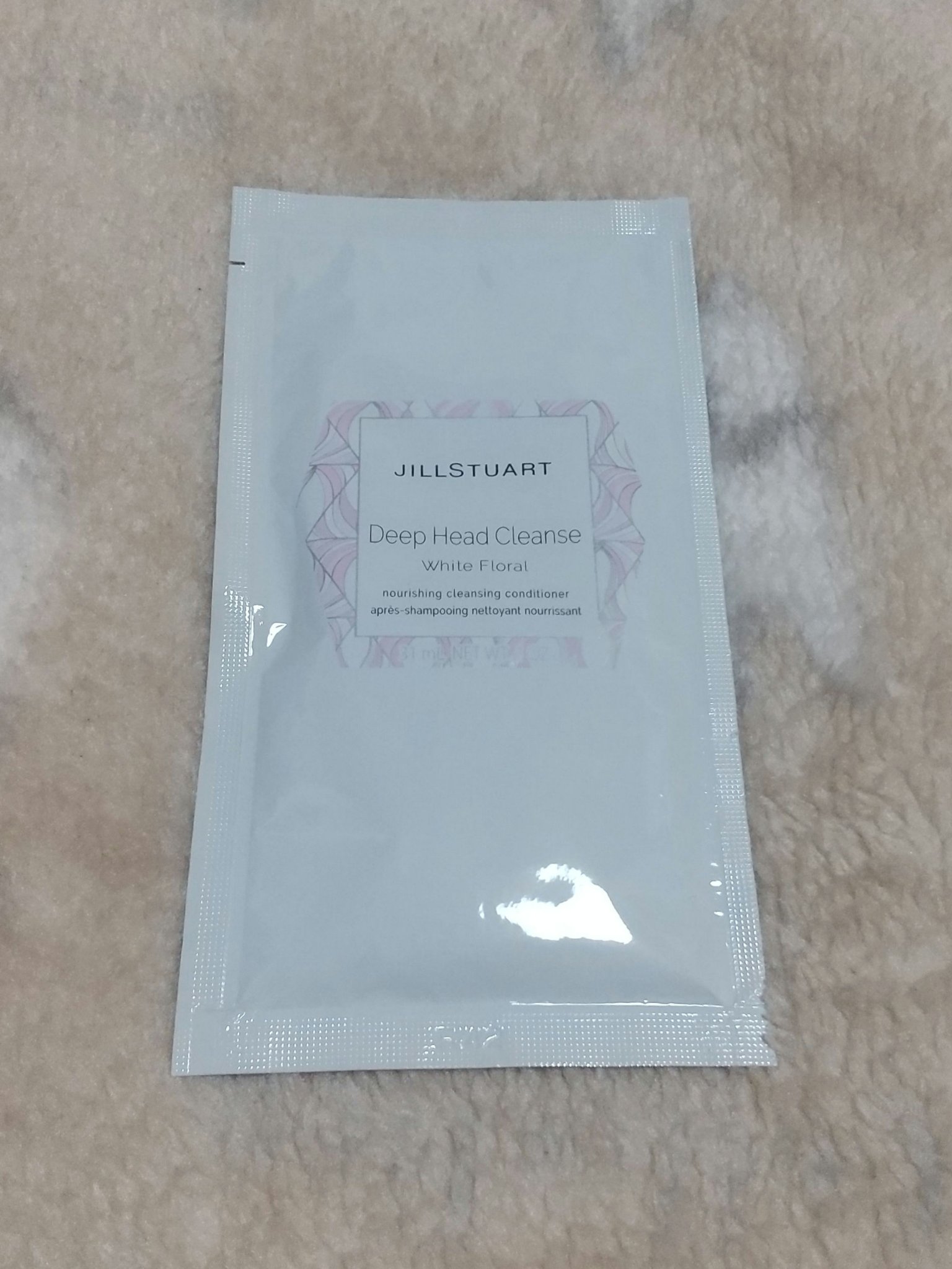 ディープ ヘッドクレンズ　ホワイトフローラル/JILL STUART/市販シャンプーを使ったクチコミ（1枚目）