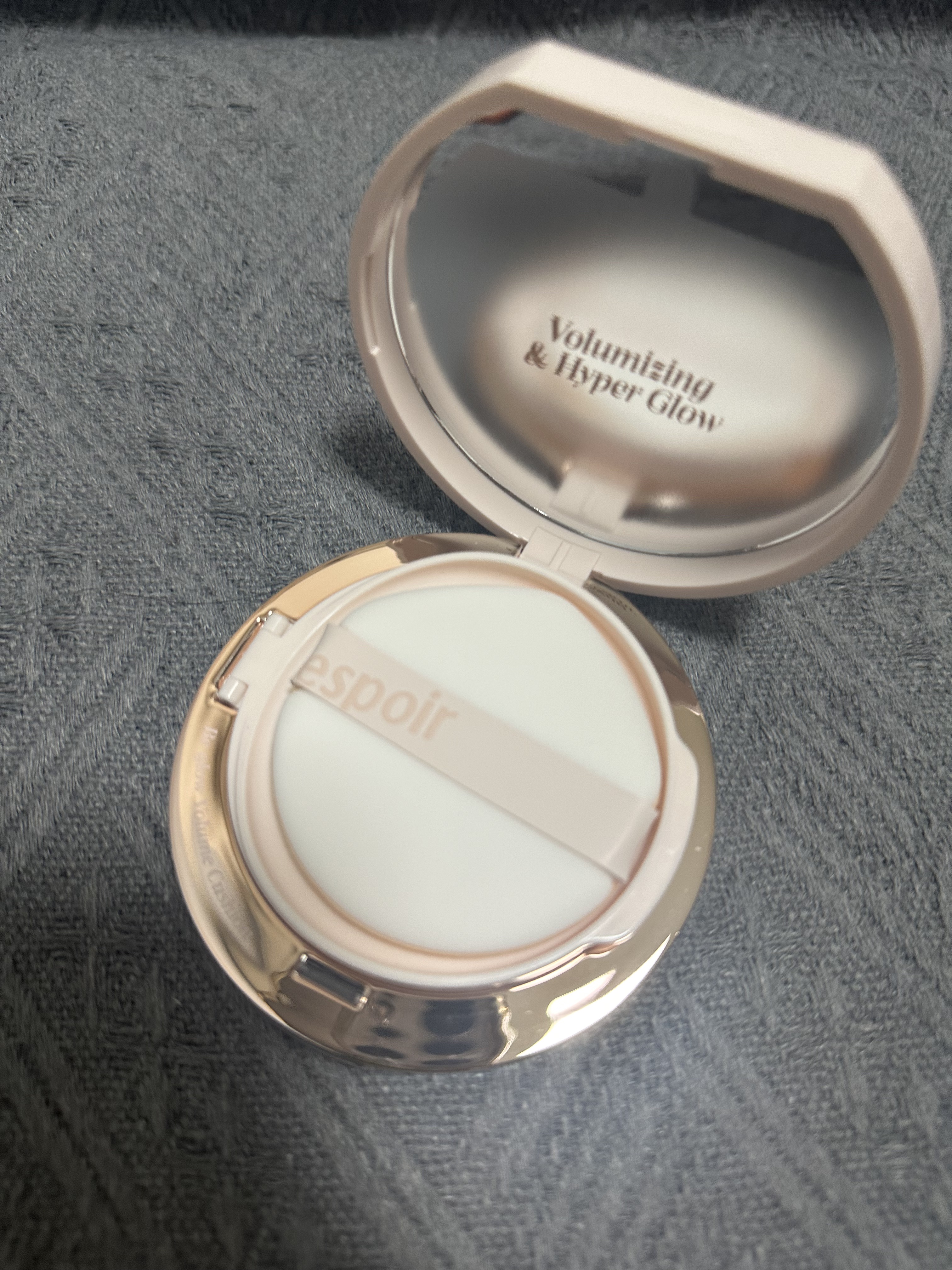 エスポア ビーグロー ボリュームクッション 22 ペタル/espoir/クッションファンデーションを使ったクチコミ（2枚目）