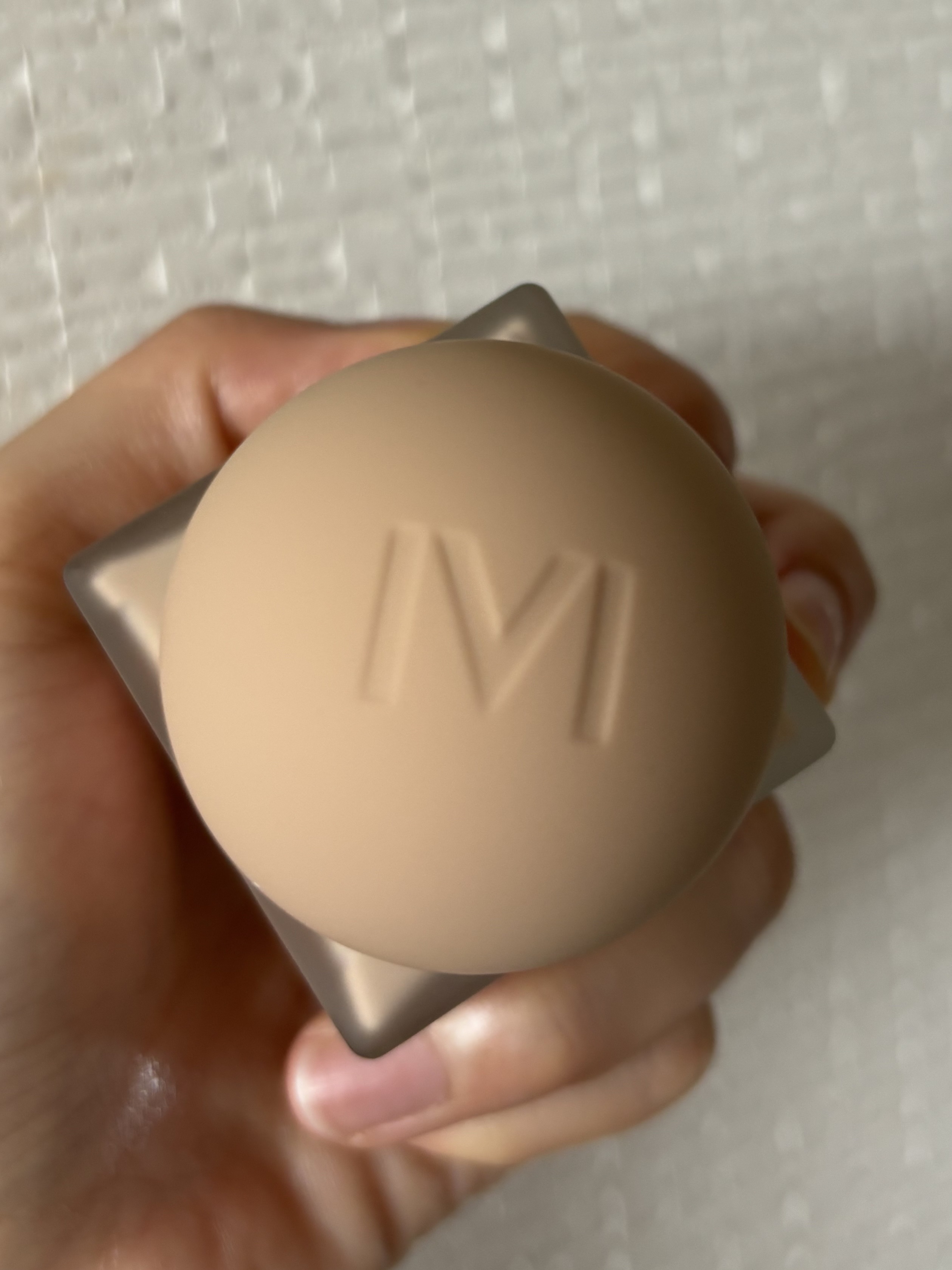 マッドピーチ スタイルフィットファンデーション 1.0 グローベージュ(GLOW BEIGE)/MAD PEACH/リキッドファンデーションを使ったクチコミ（3枚目）