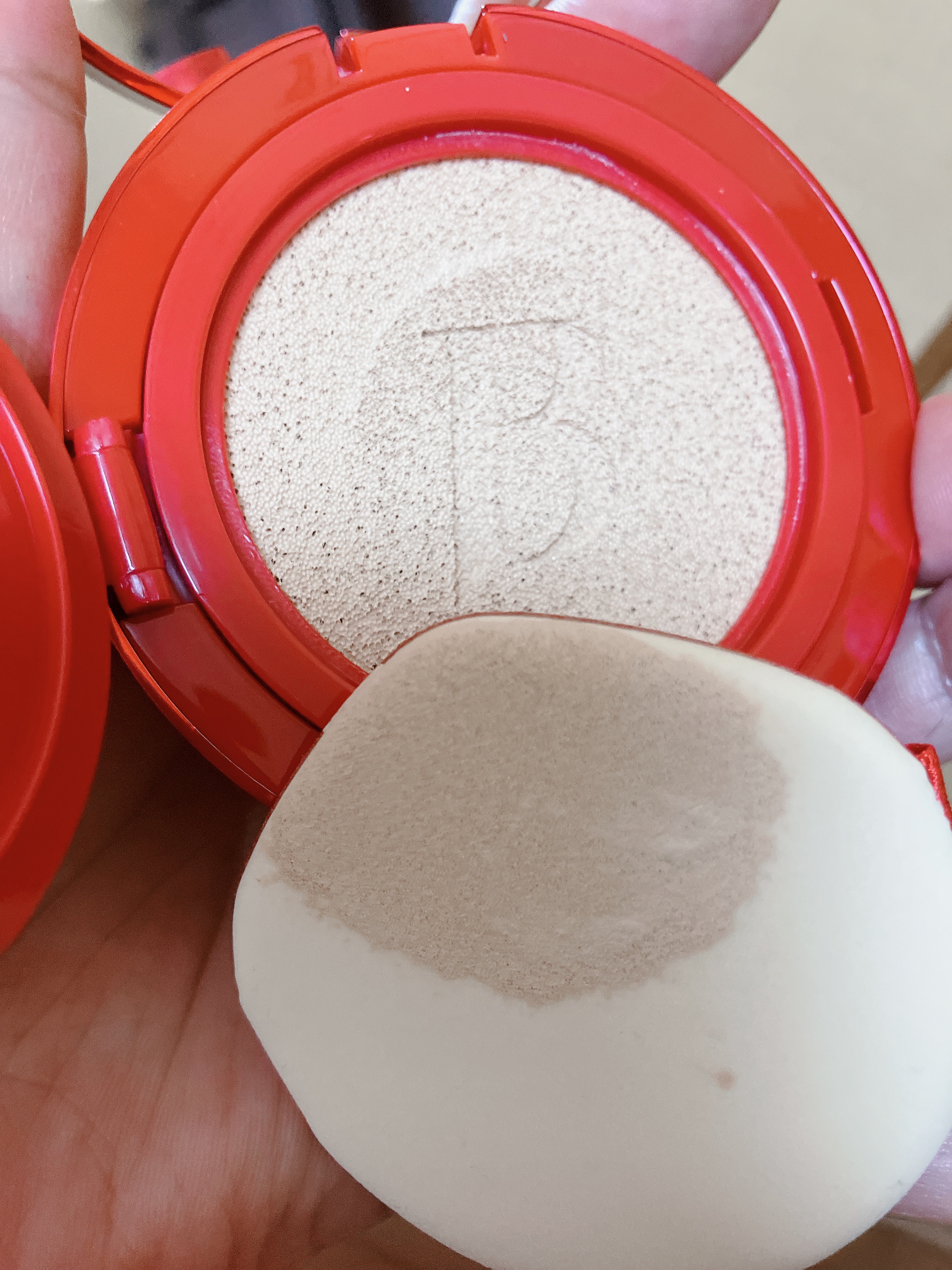 カバーリシャス アルティメット ホワイトクッション/BANILA CO/クッションファンデーションを使ったクチコミ（3枚目）