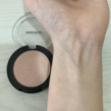 オーロラシマー ハイライター/innisfree/パウダーハイライトを使ったクチコミ(3枚目)